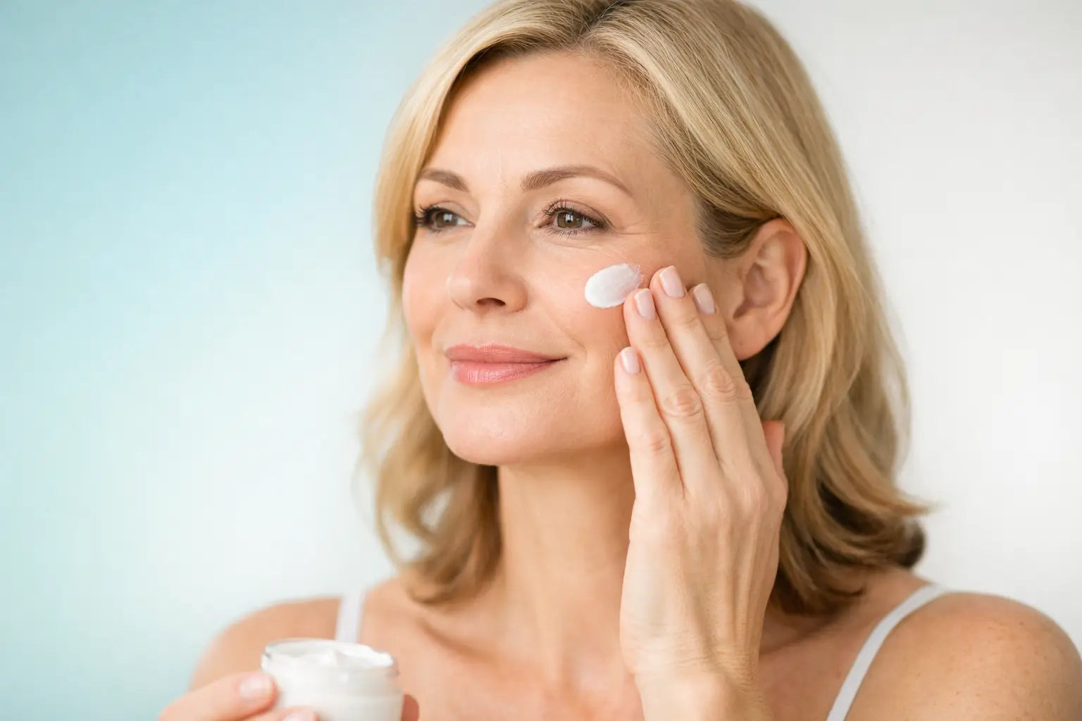 A Guide to Daily SPF Moisturiser for Mature Skin